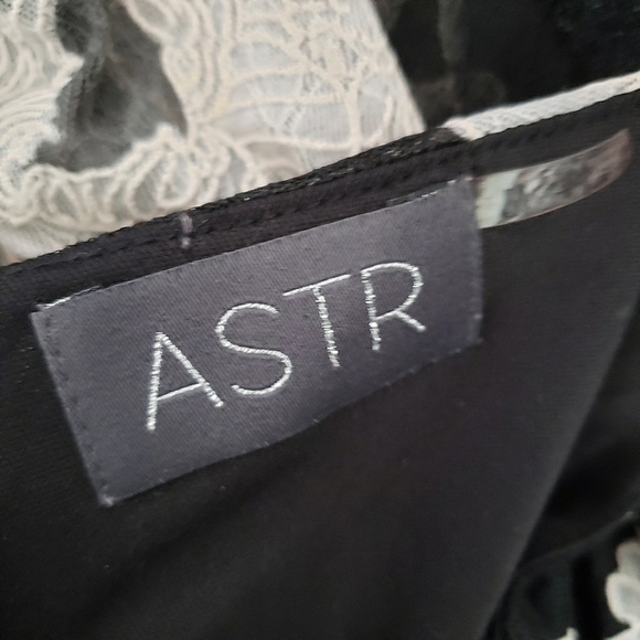 ASTR Black Ivory Floral Embroidered Lace Maxi Slip Dress M - Picture 11 of 11